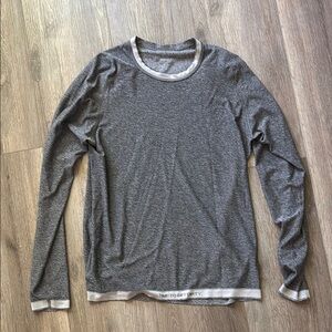 Lululemon Athletica Gray Long Sleeve Tee